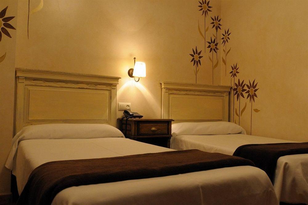 Yit Puerta Bisagra Hotel Toledo Room photo